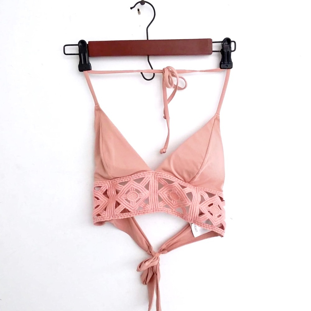 H&M Crocheted Rose Bikini Top - Picture 4 of 5